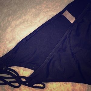 Victoria’s Secret black bottoms - L